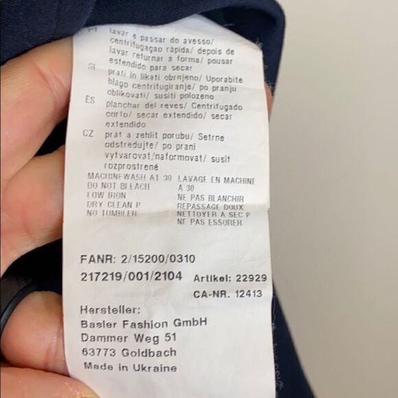 Basler Daywear in Shape Navy Sleeveless Ponte Top - Picture 3 of 5